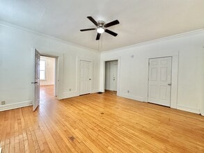 255 S Jackson St, Unit 4 in Janesville, WI - Foto de edificio - Building Photo