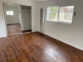 1619 W 11th Pl, Unit House in Los Angeles, CA - Building Photo - Building Photo