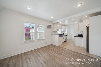 7942 Fountain Ave in West Hollywood, CA - Foto de edificio - Building Photo