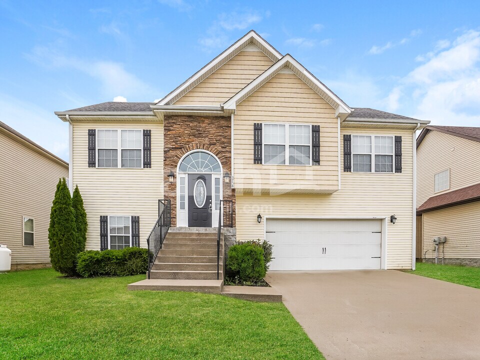 3758 Gray Fox Dr in Clarksville, TN - Building Photo