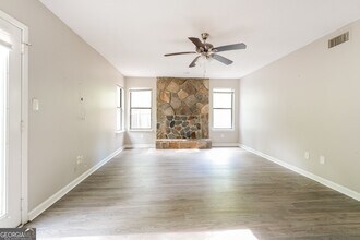 5329 Kelleys Creek Dr in Stone Mountain, GA - Building Photo - Building Photo