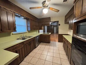 2107 Botts Dr in Arlington, TX - Building Photo - Building Photo