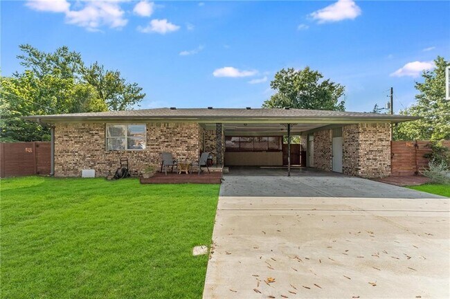 1202 SW B St in Bentonville, AR - Building Photo - Building Photo