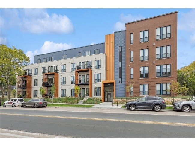 4745 Minnehaha Ave in Minneapolis, MN - Building Photo - Building Photo