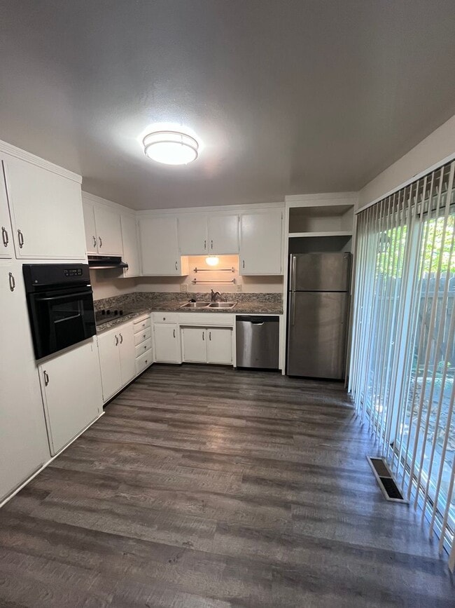 2505 Borica Way in Sacramento, CA - Building Photo - Building Photo