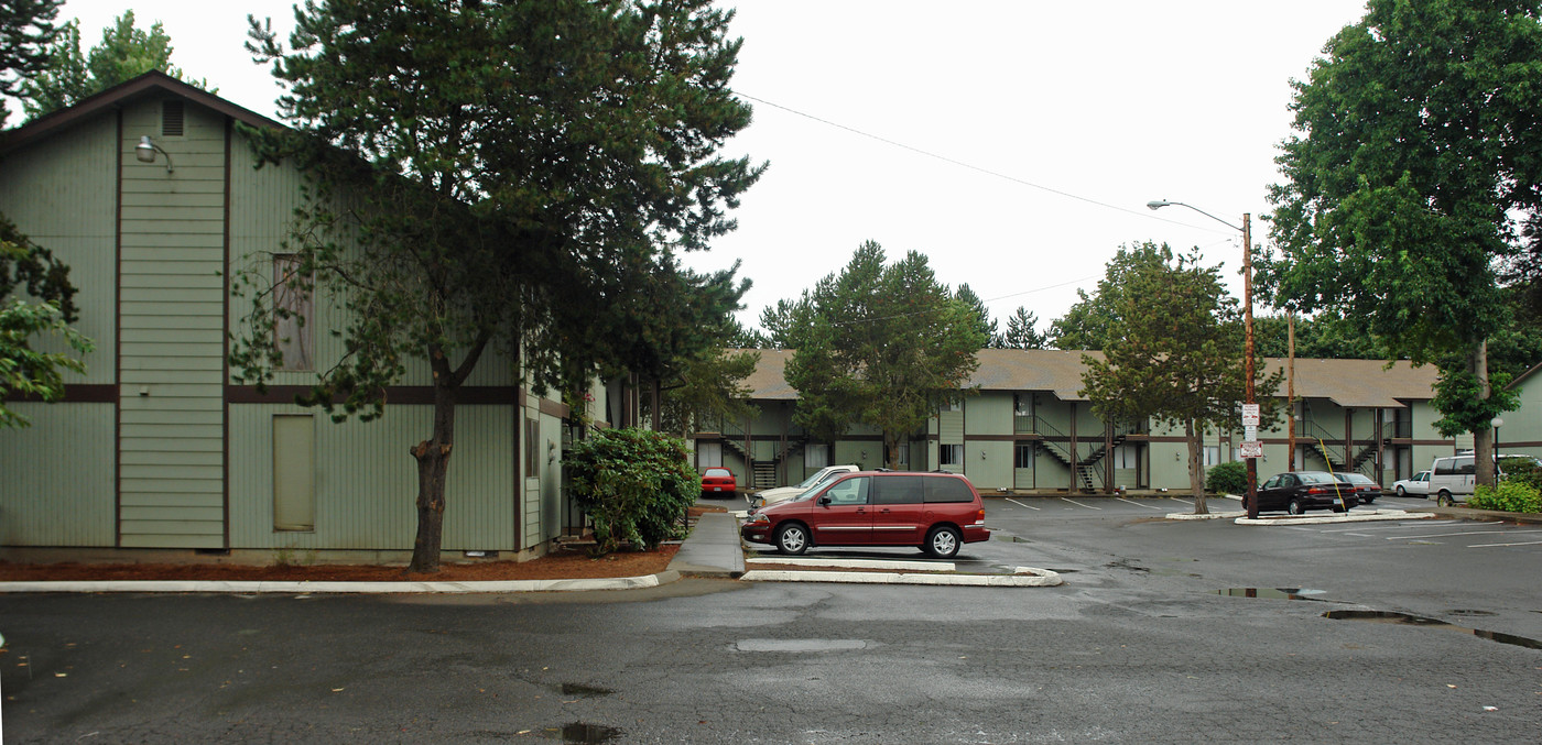 Evergreen Park Apartments in Salem, OR - Building Photo