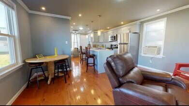 124 W Youngs Ave in Wildwood, NJ - Building Photo - Building Photo
