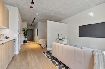 1015 W Van Buren St in Chicago, IL - Building Photo - Building Photo