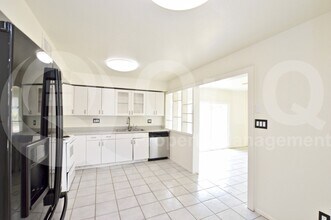 4265 E Vineyard Rd in Phoenix, AZ - Building Photo - Building Photo