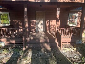 160 S Lake Dr in Perry, GA - Building Photo