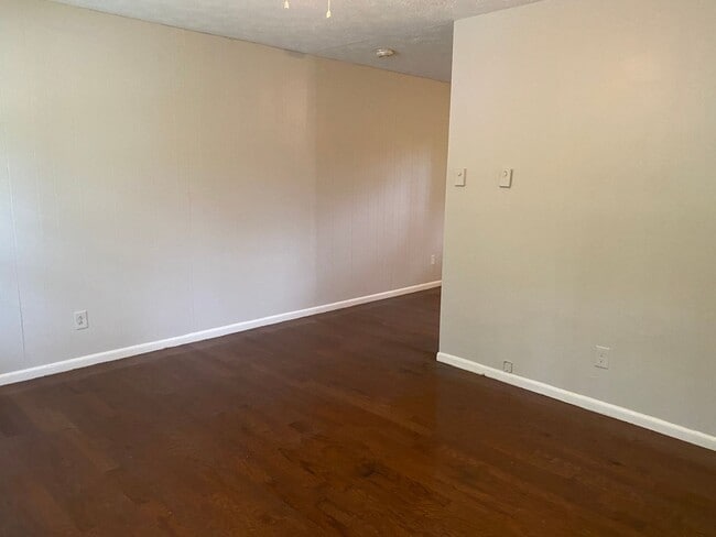 777 Jeb Stuart Dr in Jonesboro, GA - Building Photo - Building Photo