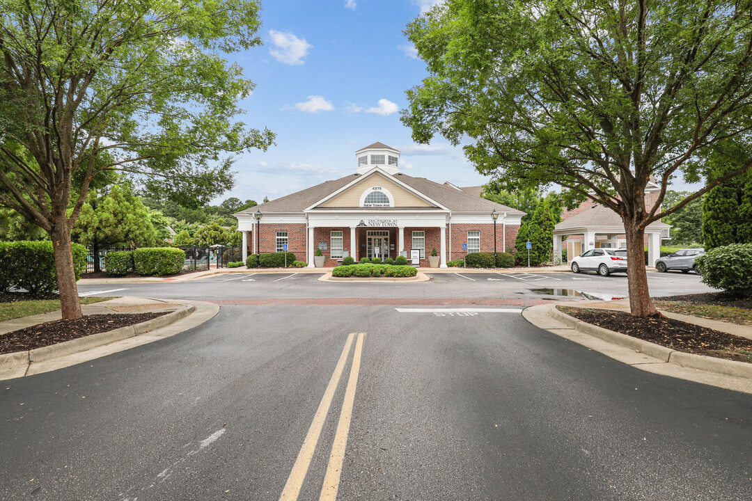 The Pointe At New Town in Williamsburg, VA - Building Photo