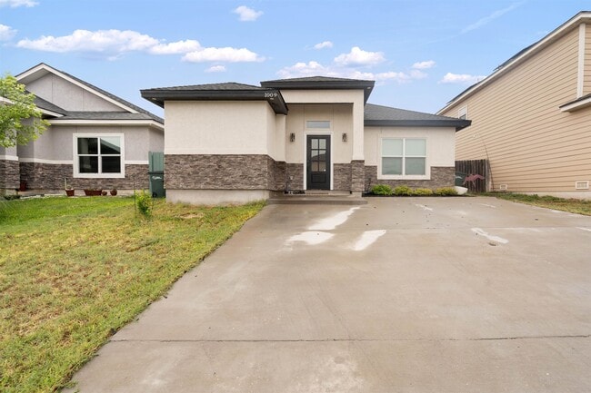 property at 1009 Tesoro Hills