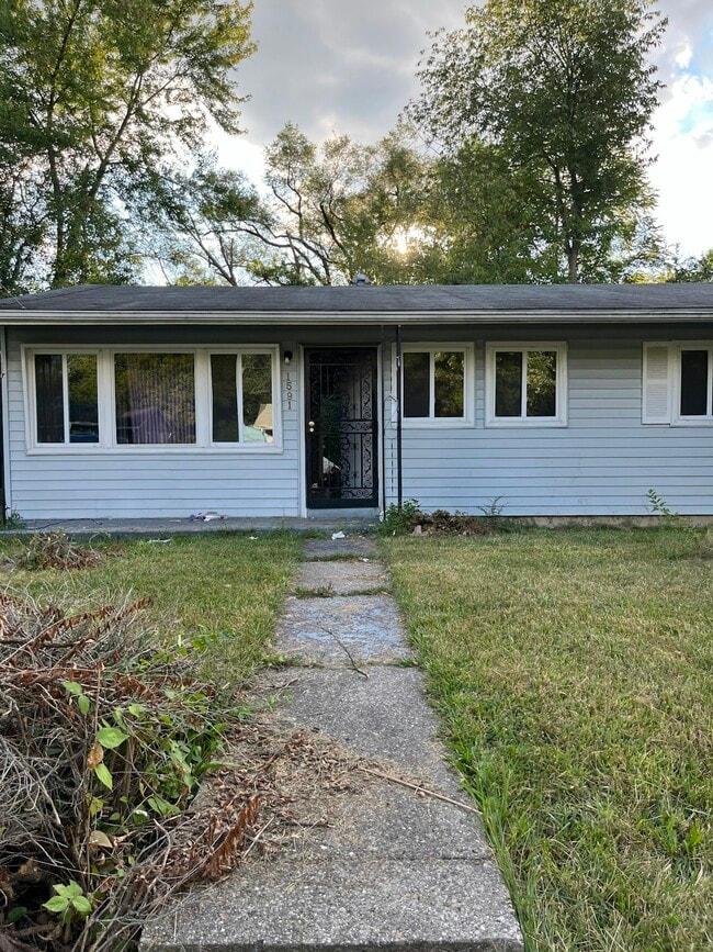 1591 Azalea Dr in Dayton, OH - Building Photo - Building Photo