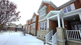 15 Dimma St in Markham, ON - Building Photo