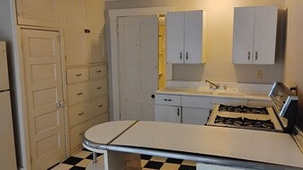 26 E Mechanic St in Shelbyville, IN - Building Photo