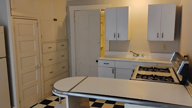 property at 26 E Mechanic St