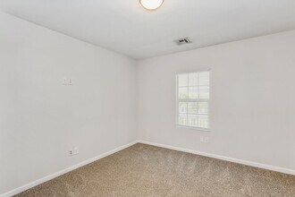 449 N Dodge Ave in Wichita, KS - Building Photo - Building Photo