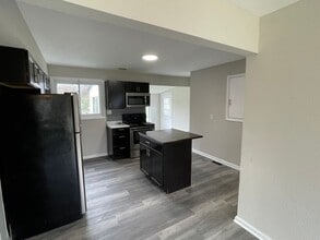 815 Bella Ln in St. Louis, MO - Building Photo - Building Photo