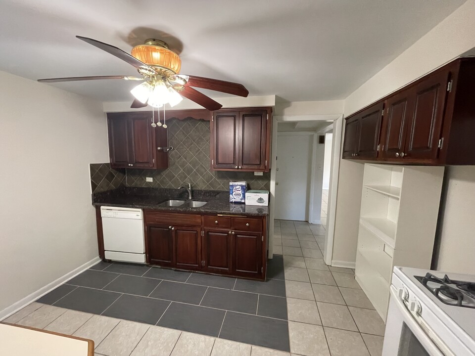 5753 W Lawrence Ave in Chicago, IL - Building Photo