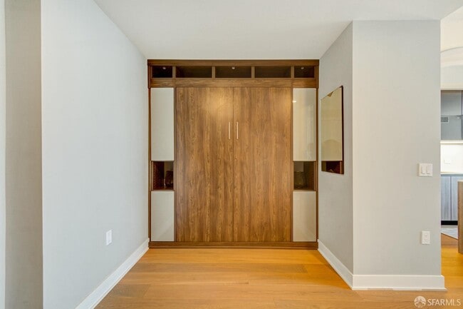 201 Folsom St in San Francisco, CA - Building Photo - Building Photo