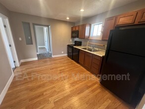 1314 Los Tomases Dr NW in Albuquerque, NM - Building Photo - Building Photo