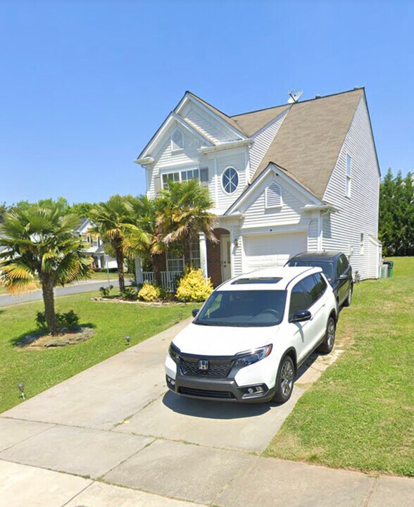 2501 Wingdale Dr in Charlotte, NC - Building Photo