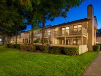 Vineyard Village in Rancho Cucamonga, CA - Foto de edificio - Building Photo