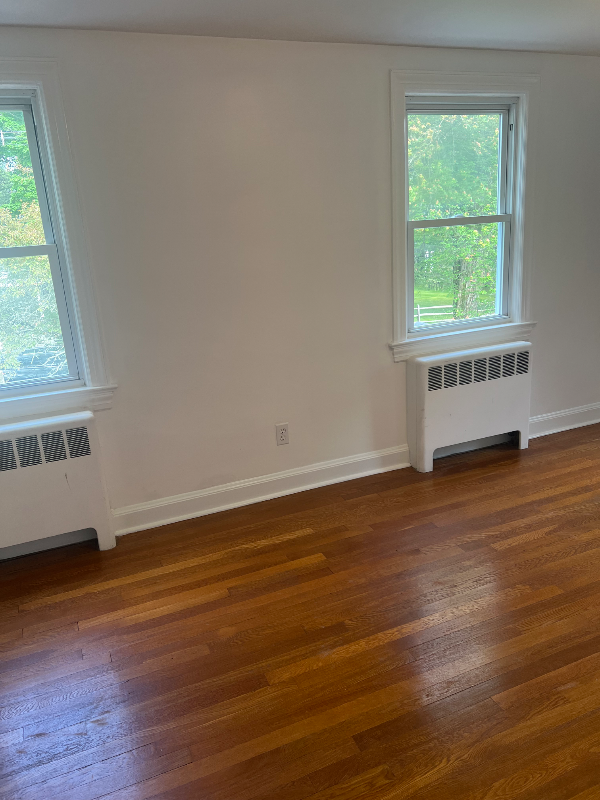 126 E Crescent Ave in Mahwah, NJ - Building Photo - Building Photo