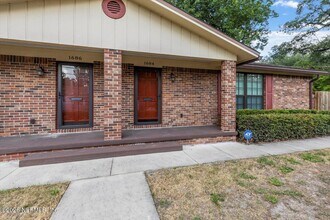 1686 Pine Grove Ave in Jacksonville, FL - Building Photo - Building Photo
