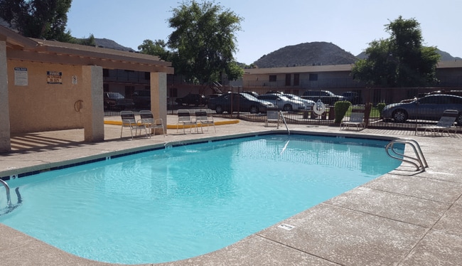 Foothills Court Apartments
