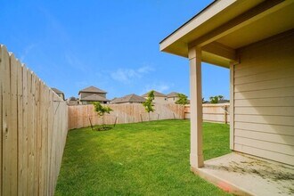 9315 Dogwood Hill in San Antonio, TX - Building Photo - Building Photo