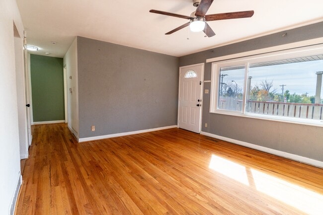 2610 E Pikes Peak Ave in Colorado Springs, CO - Building Photo - Building Photo