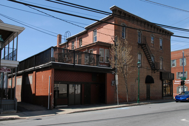 73-77 W Main St in Walden, NY - Building Photo - Building Photo