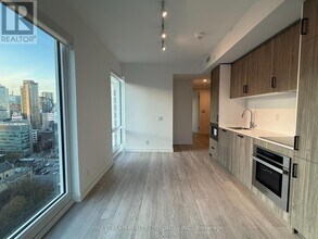 88 Queen St E in Toronto, ON - Building Photo - Building Photo