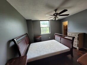 2965 Pharr Court South NW, Unit 216 in Atlanta, GA - Building Photo - Building Photo