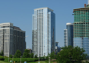 Tower Point in Chicago, IL - Building Photo - Building Photo