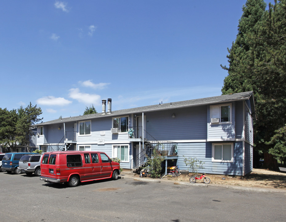 Hilltop Manor Apartments in Oregon City, OR - Building Photo