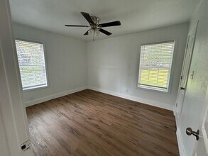 1201 S Throckmorton St in Sherman, TX - Building Photo - Building Photo