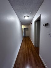 135 N Swall Dr, Unit 104 in West Hollywood, CA - Foto de edificio - Building Photo