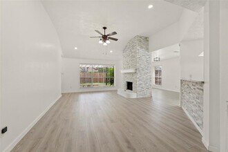 419 Capehill Dr in Webster, TX - Building Photo - Building Photo