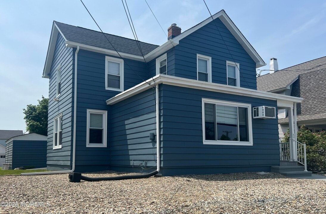 898 NJ-34 in Matawan, NJ - Foto de edificio