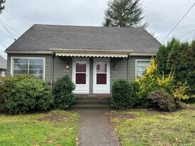 5722-5724-5724 NE Halsey St in Portland, OR - Building Photo