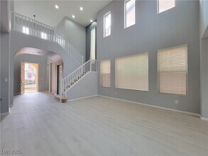 10482 Calico Pines Ave in Las Vegas, NV - Building Photo - Building Photo