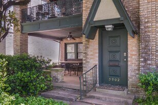 5902 Velasco Ave in Dallas, TX - Building Photo