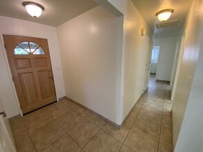 1931 S Stevenson Ct in Visalia, CA - Building Photo - Building Photo
