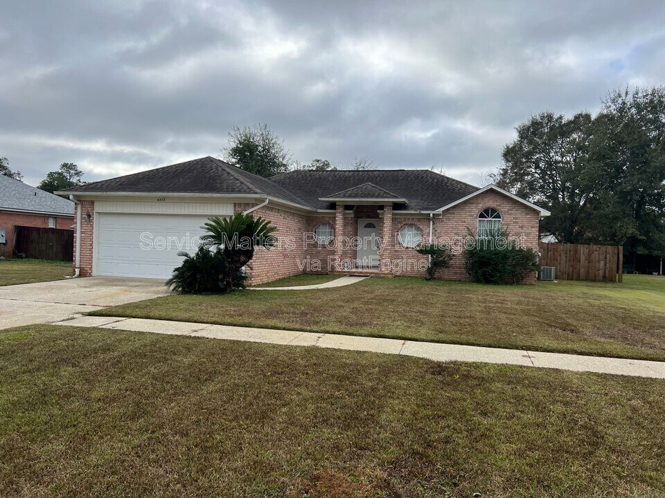 4373 Bayou Ridge Dr in Milton, FL - Building Photo