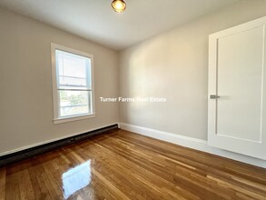 102 Buttonwood St, Unit 3 in Boston, MA - Building Photo - Building Photo