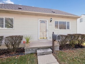 8204 Toepfer Rd in Warren, MI - Building Photo - Building Photo