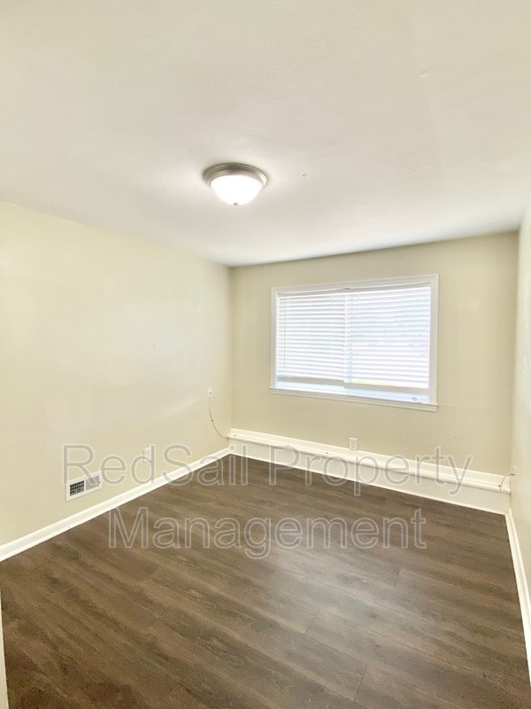 37 Pennwood Dr in Hampton, VA - Building Photo - Building Photo